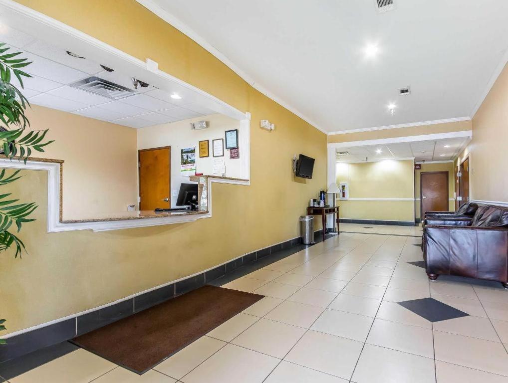 Econo Lodge Eutaw Exterior photo