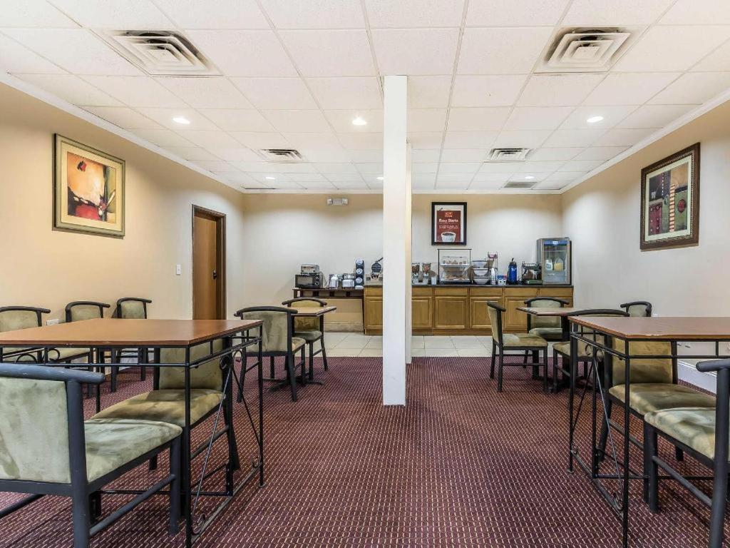 Econo Lodge Eutaw Exterior photo